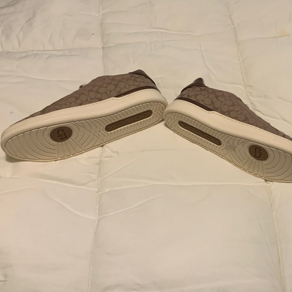NEW Y2K -Authentic Coach Woman’s Tan Patterned Sneakers - Picture 9 of 12